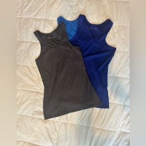 Under Armour Workout Tank Tops Set of Three Women’s Size Large